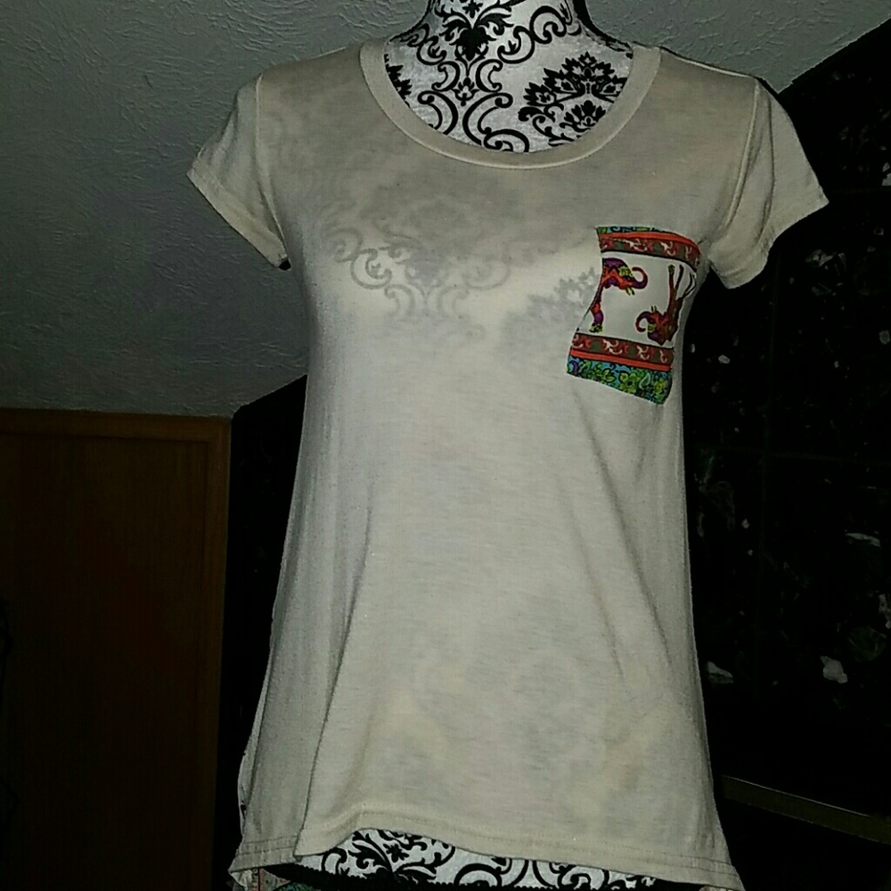 Adorable elephant tee🐘