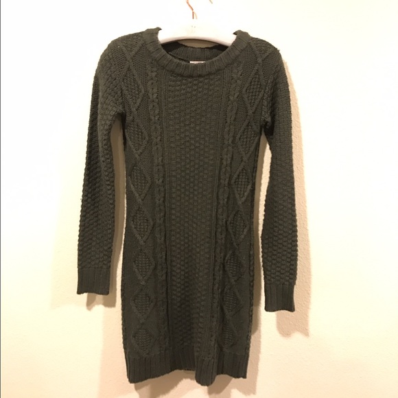 Merona Dresses & Skirts - Cable knit long sleeve sweater dress Merona Dresses & Skirts - Cable knit long sleeve sweater dress