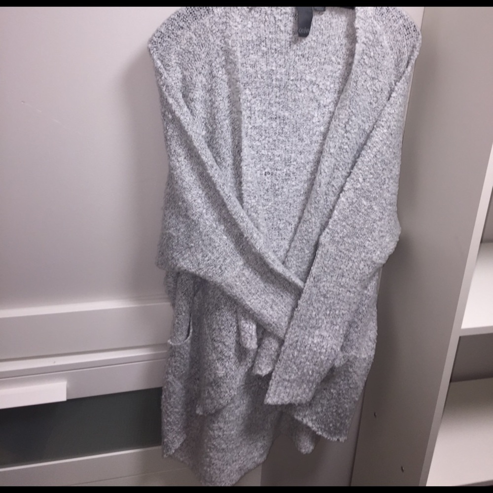 Cozy cute grey cardigan