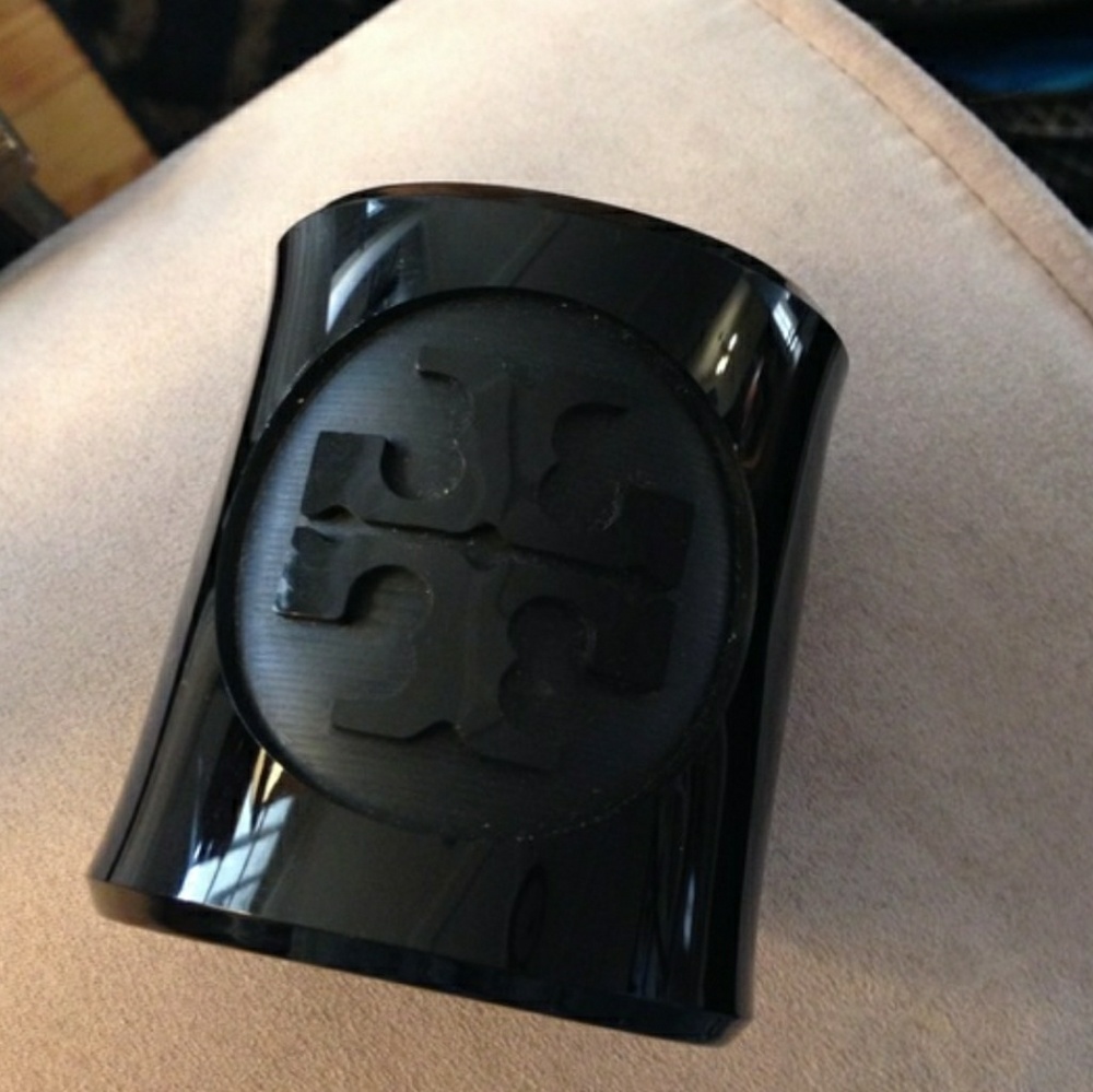 Brand new Tory Burch Black acrylic cuff bracelet