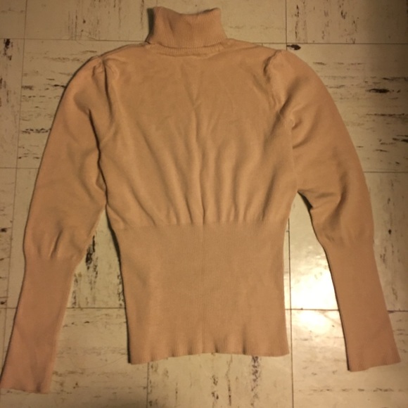 Cute sweater - Picture 2 of 3