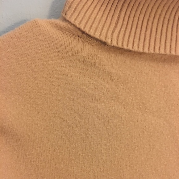 Cute sweater - Picture 3 of 3