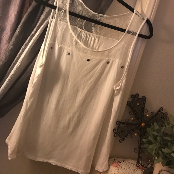 💚NWOT- Cute Lace Tank Top❤️ - Picture 1 of 4