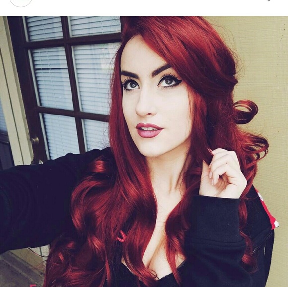 Red Beauty Lacefront Wig