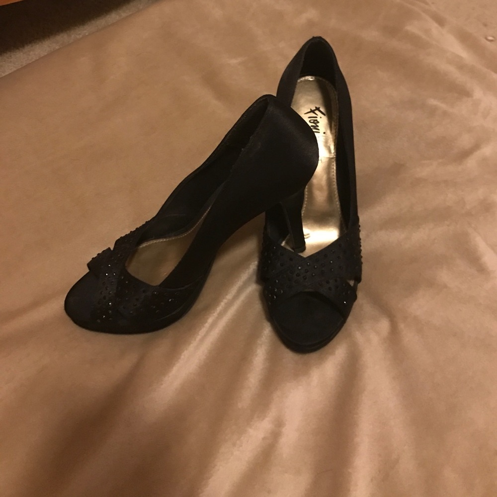 Fioni "night" sequin peep toes