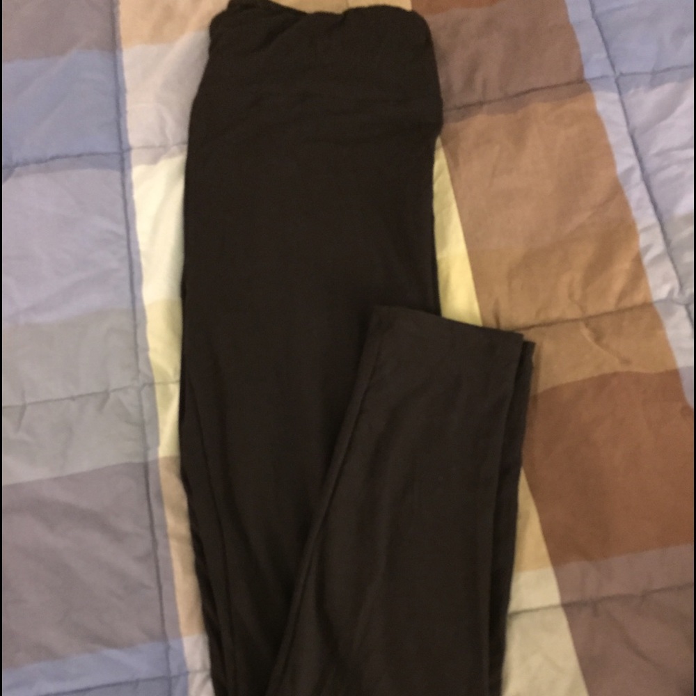 LulaRoe Black OS leggings