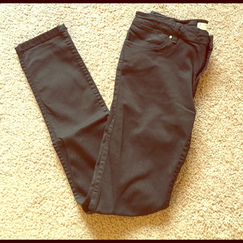 MOVING SALE 🌟 Zara black skinny pants