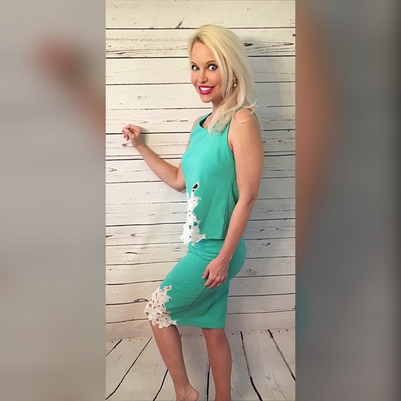 Mint/White 2 piece crochet detail outfit! - Picture 2 of 2