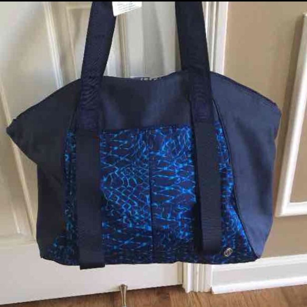 Lululemon Free to Be Bag