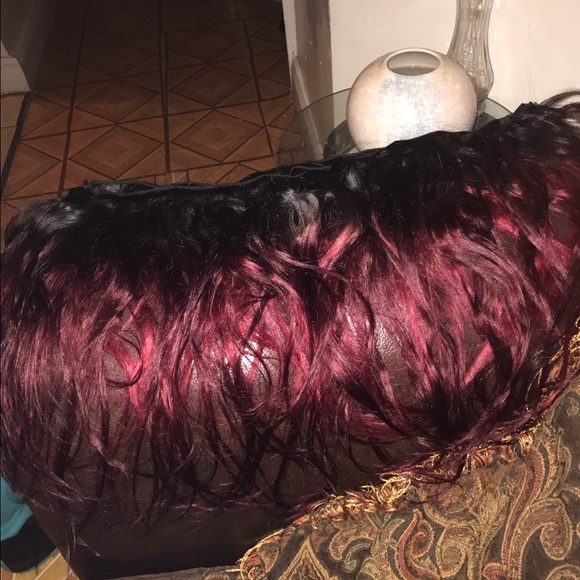 6 bundles of hair extensions