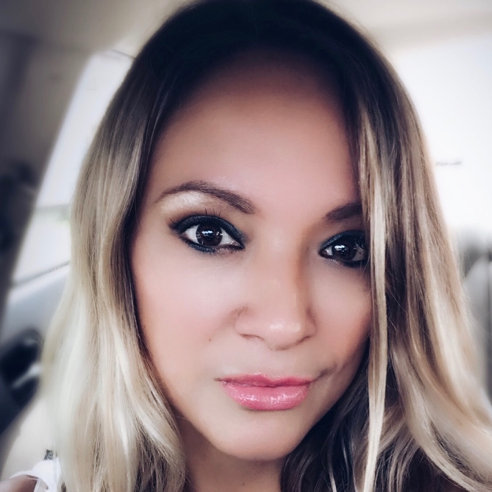 Meet your Posher, Yesi