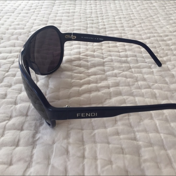 Auth. FENDI Navy Blue Aviator Sunglasses with Case - Picture 2 of 4