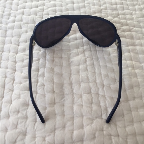 Auth. FENDI Navy Blue Aviator Sunglasses with Case - Picture 3 of 4