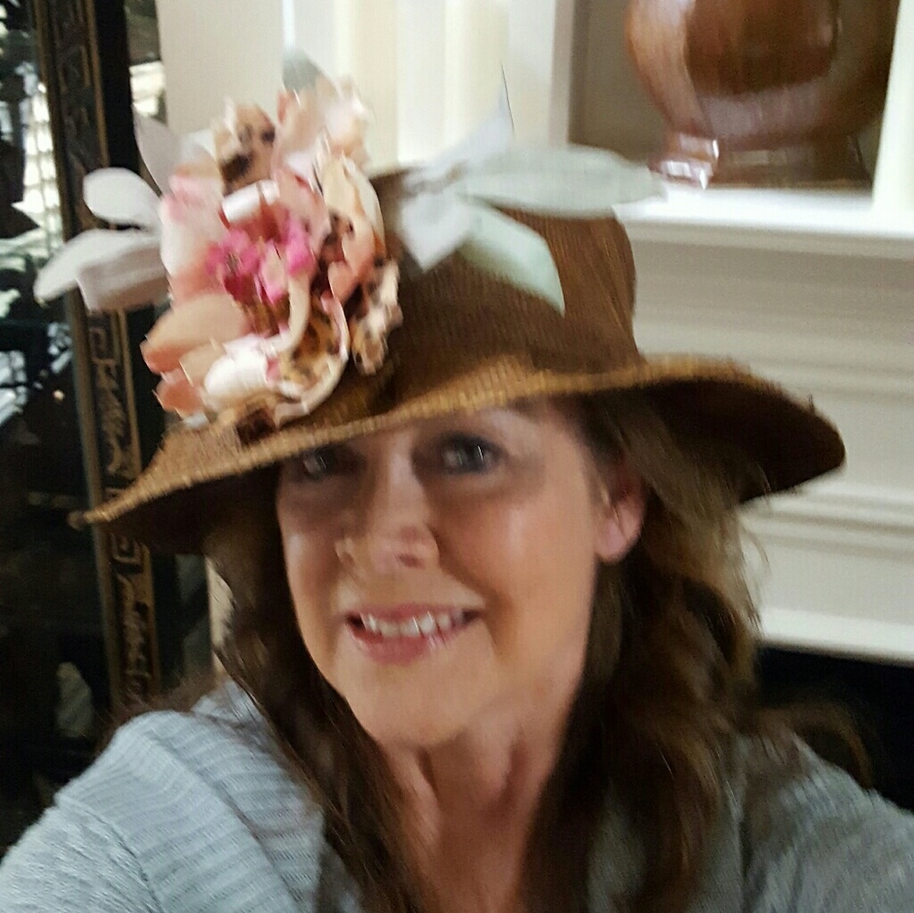 Meet your Posher, Debbie