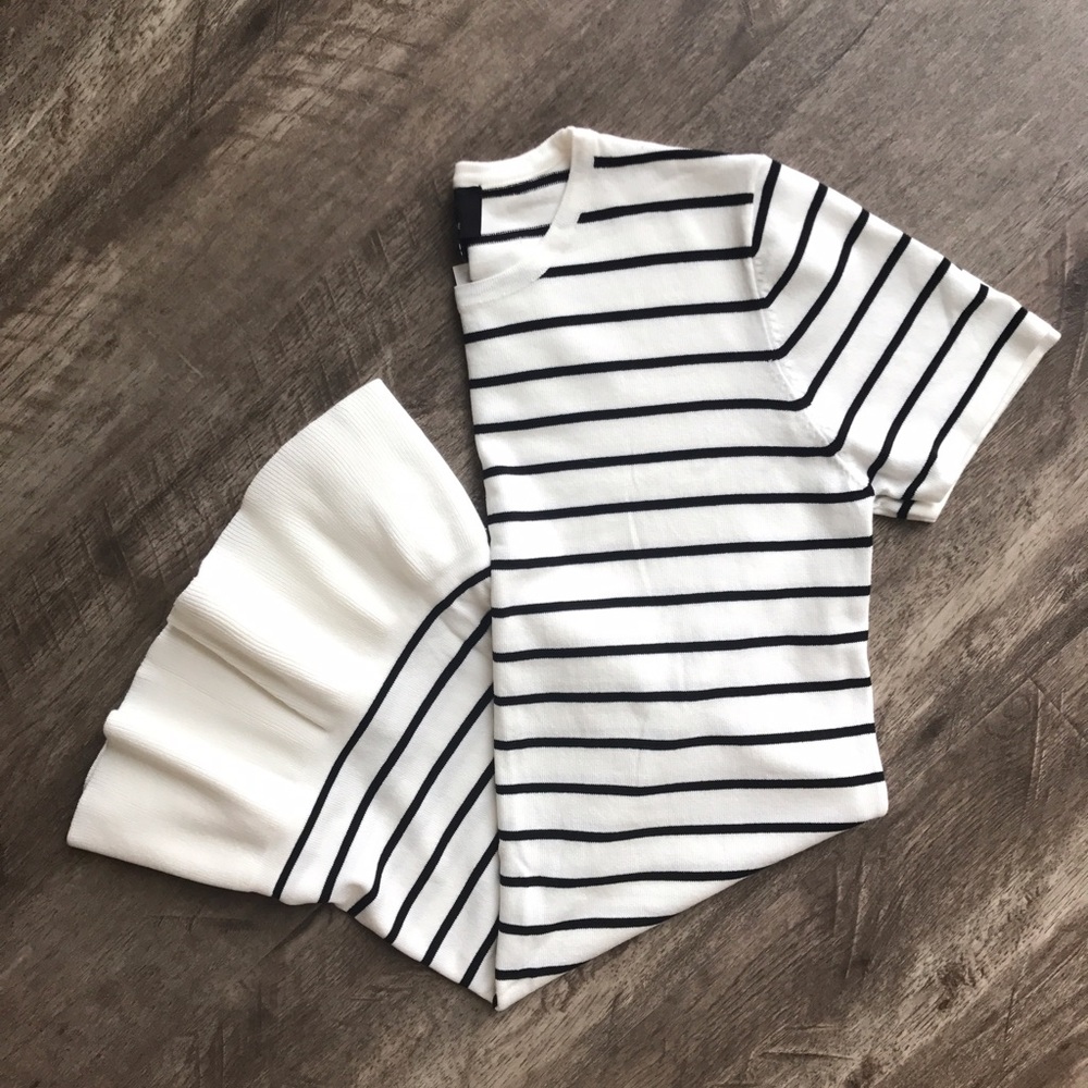 ⬇️ADORABLE Striped Dress with Ruffle Bottom!!! 💕