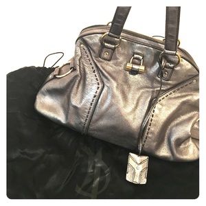 AUTH* YVES SAINT LAURENT
Silver Leather Muse bag