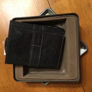 NWT fossil men's trifold leather wallet