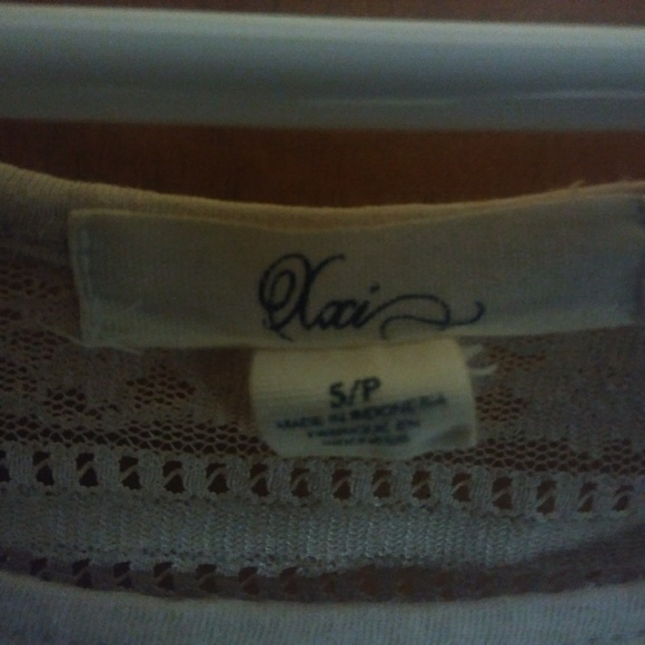 5/$20 Crochet Crop Top Women's size S/P - Picture 3 of 3