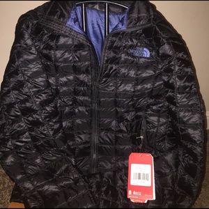 New north face men's thermoball full zip jacket.
