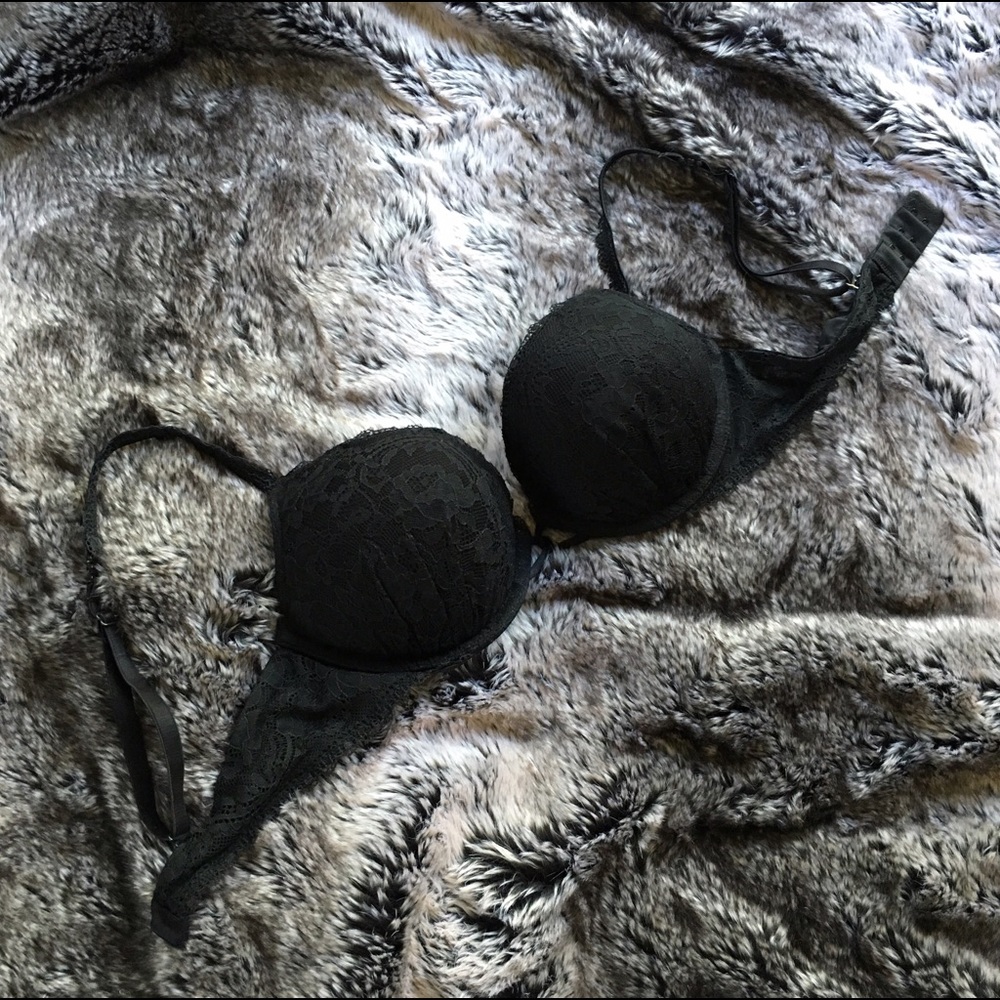 VS Black Lace Miraculous Plunge Bra