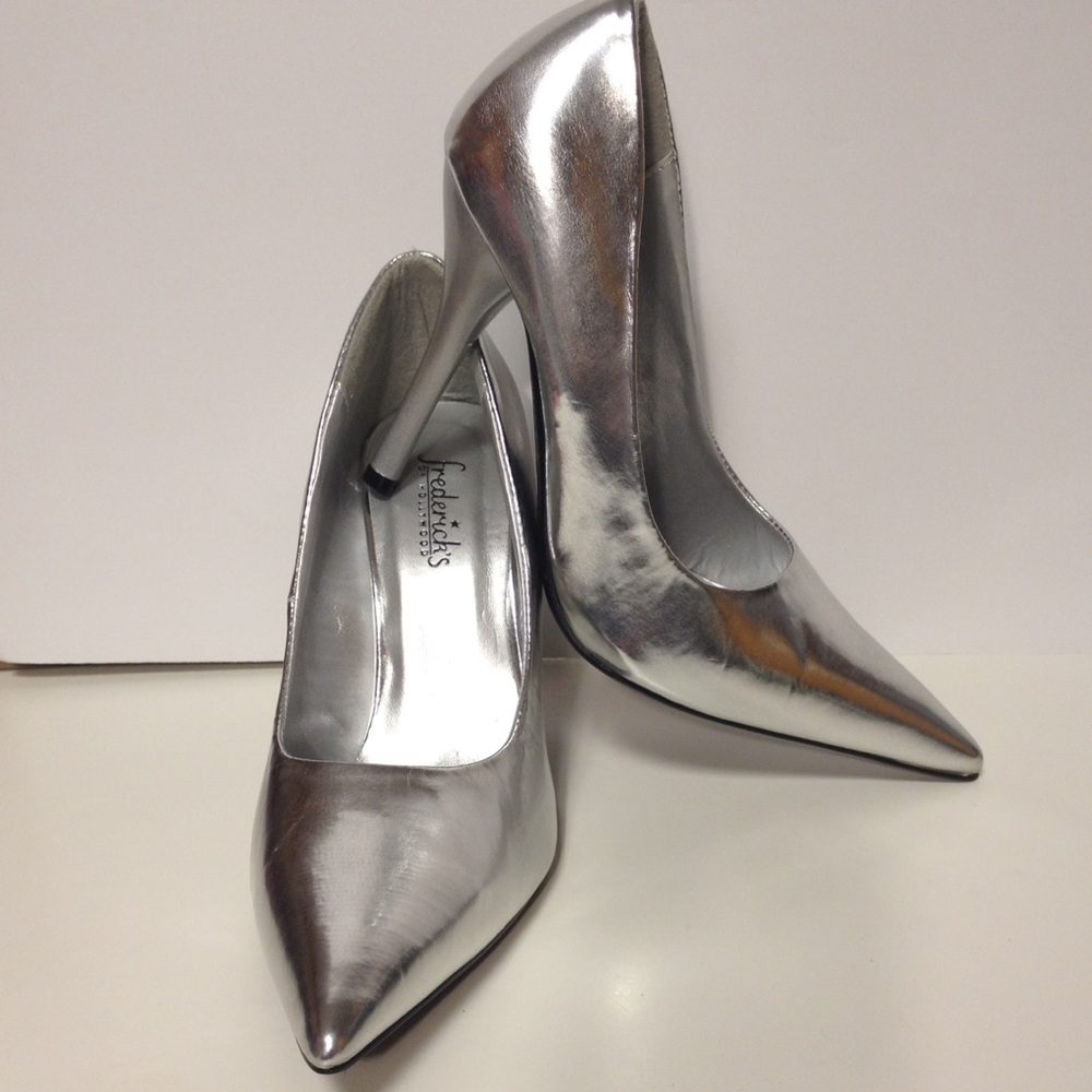 Fredricks of Hollywood silver heels shoes dressy 8