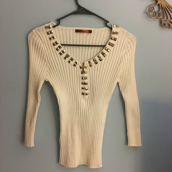 Sweater - Picture 1 of 3