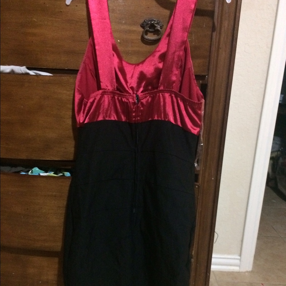 Dress - Picture 2 of 2