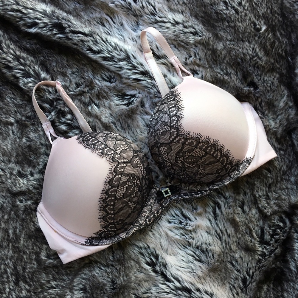 VS Pink Miraculous Plunge Bra