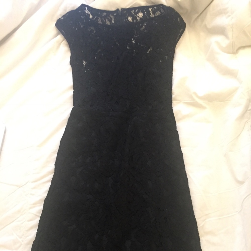 Banana Republic Monogram Anna Karenina Lace Dress - Picture 3 of 4