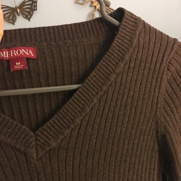 Brown sweater - Picture 2 of 2