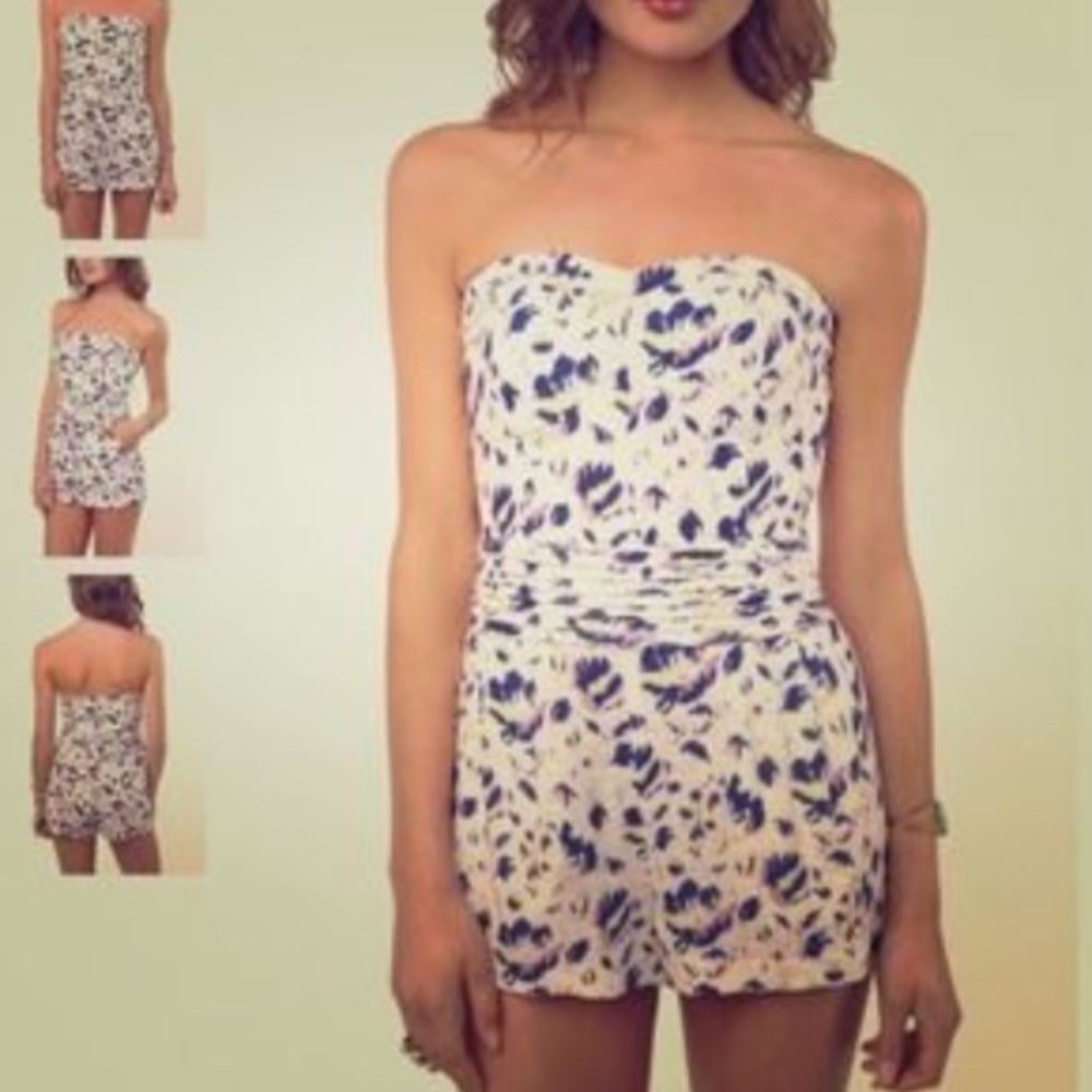 Urban Outfitters kimchi blue 12 romper never worn