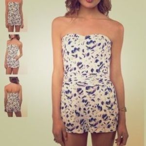 Urban Outfitters kimchi blue 12 romper never worn