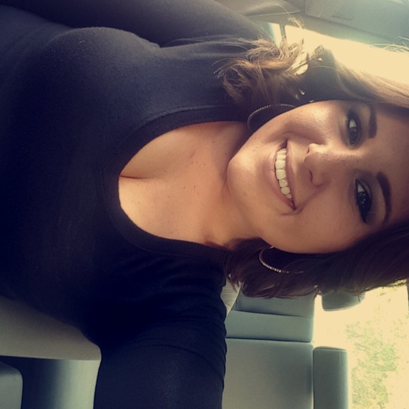 Meet your Posher, Christa - Picture 1 of 1