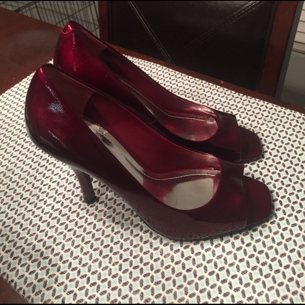 BCBGeneration Size 8.5 Heels