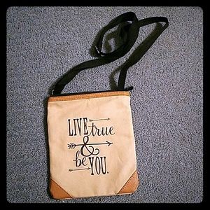 Crossbody "live true & be you"