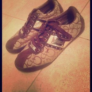 GUESS shoes ✨