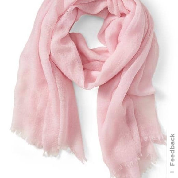 Vince Camuto Other - vince camute pink scarf never been used