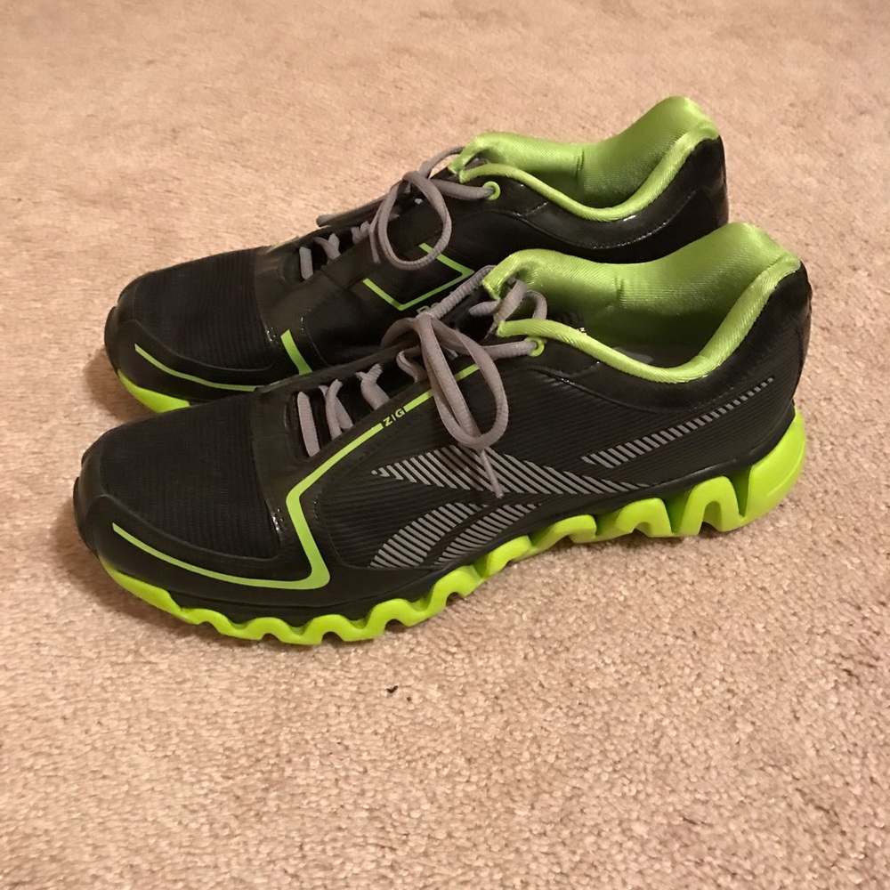 Reebok tennis shoes (MENS)