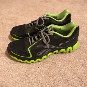 Reebok tennis shoes (MENS)