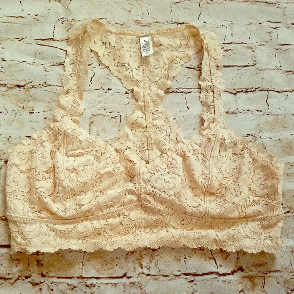 Cream Racerback Lace Bralette            Medium