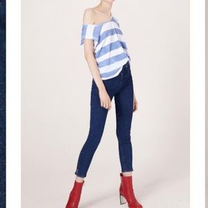 Only worn once excellent condition. No trades.