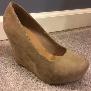 Shi Natural Wedge Heels