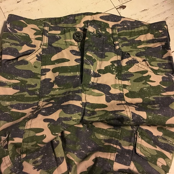 Military style - Picture 2 of 2