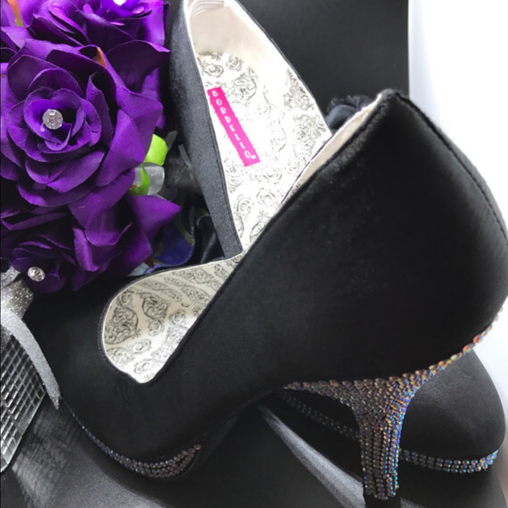 A new pair of glittered Black Platform High Heel