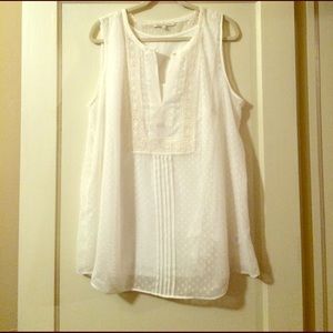 NWOT sleeveless tunic with lace detail