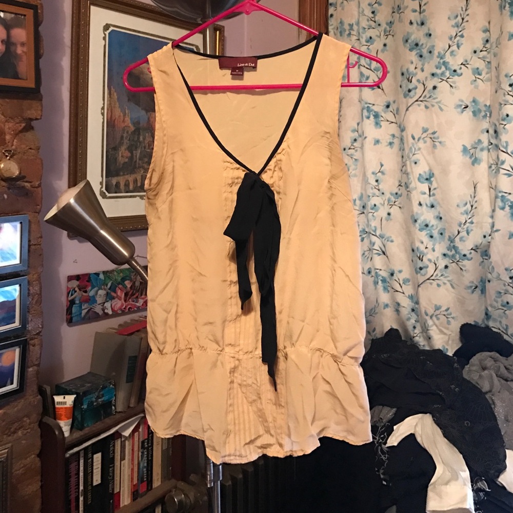 100% silk S/l bow and black trim ruffle bottom top