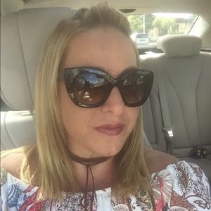 Meet your Posher, Corinna