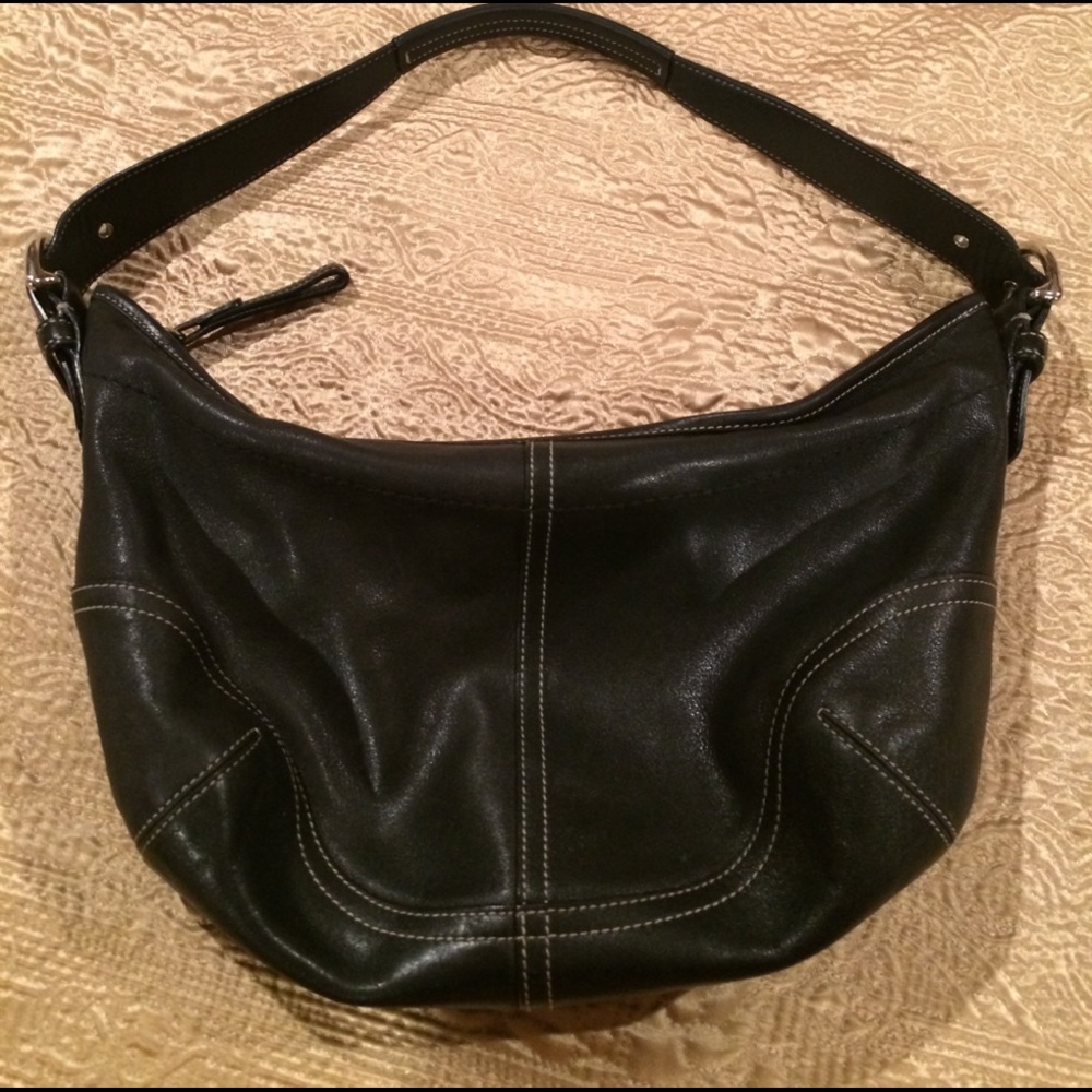 🎄Authentic COACH black handbag