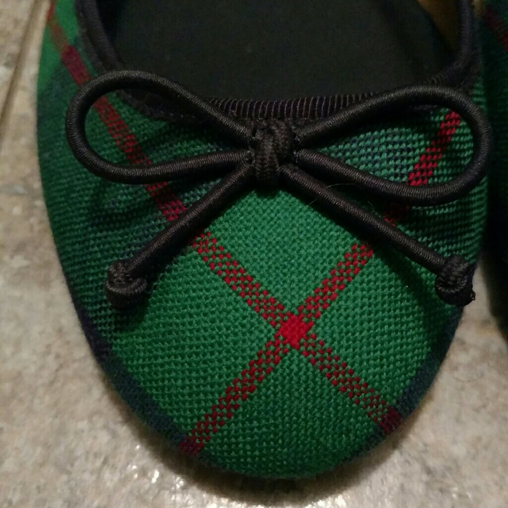 Super cute plaid flats