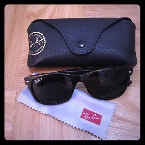 RayBan New Wayfarer sunglasses RB2132